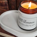 Flow Tray – Tavă suport pentru lumânări, inspirată de forme fluide